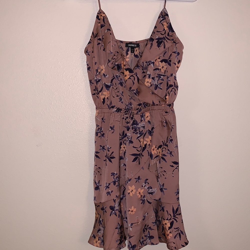 BEAUTIFUL MINI DRESS FROM EXPRESS
